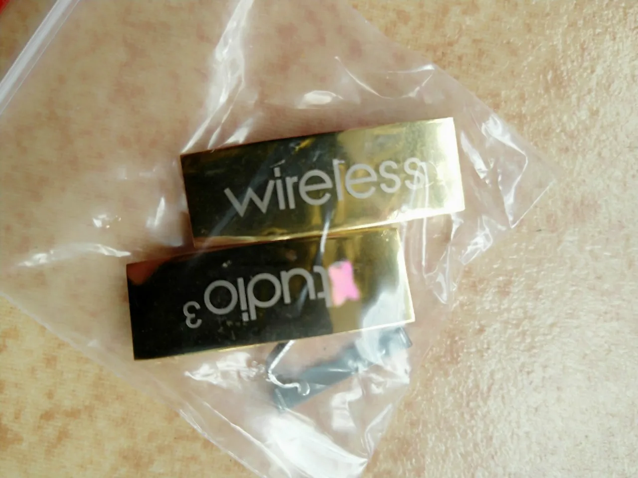 เปลี่ยนหัวเข็มขัดโลหะสำหรับ Studio 3.0หูฟังอะไหล่ซ่อมล็อคจิตโลโก้สำหรับ Beats Studio3.0ชุดหูฟังไร้สาย