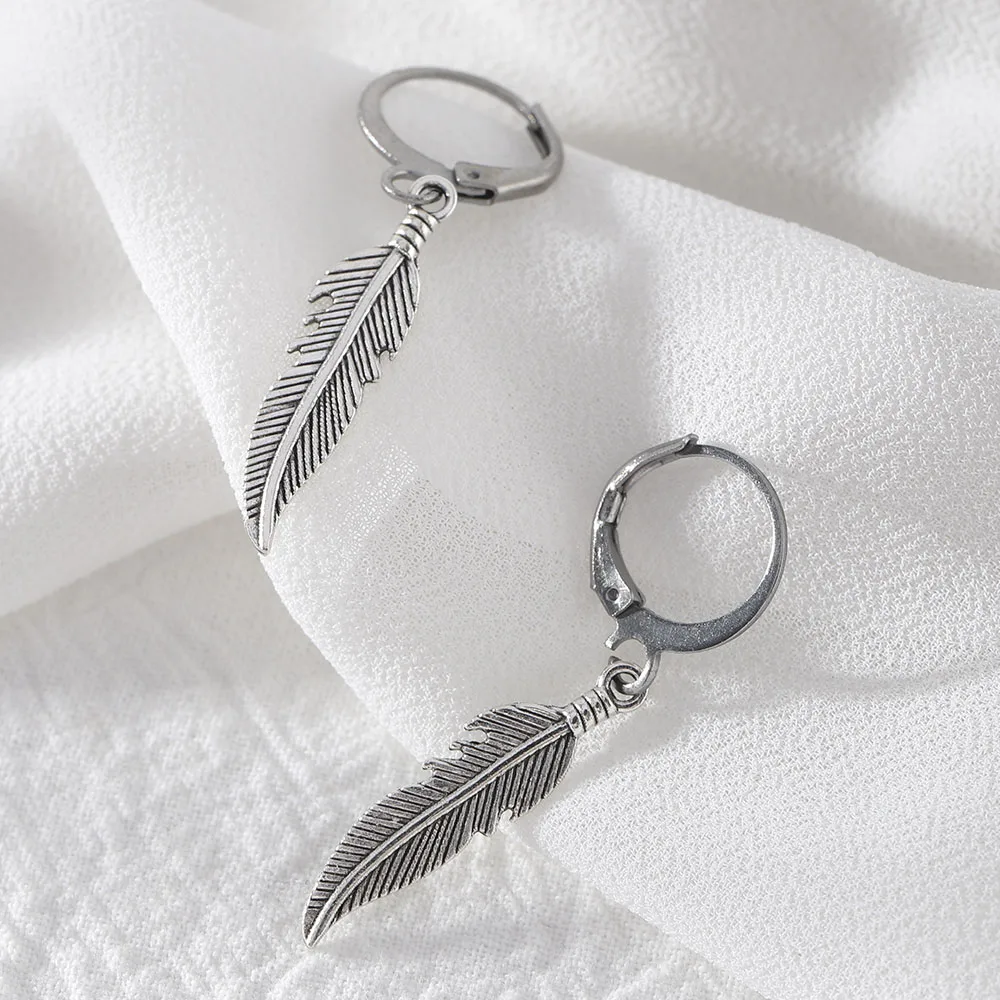 2pcs Punk Earrings Fashion Feather Pendant Personality Titanium Steel Buckle Women Men Jewelry Decoration Charms Male Gift