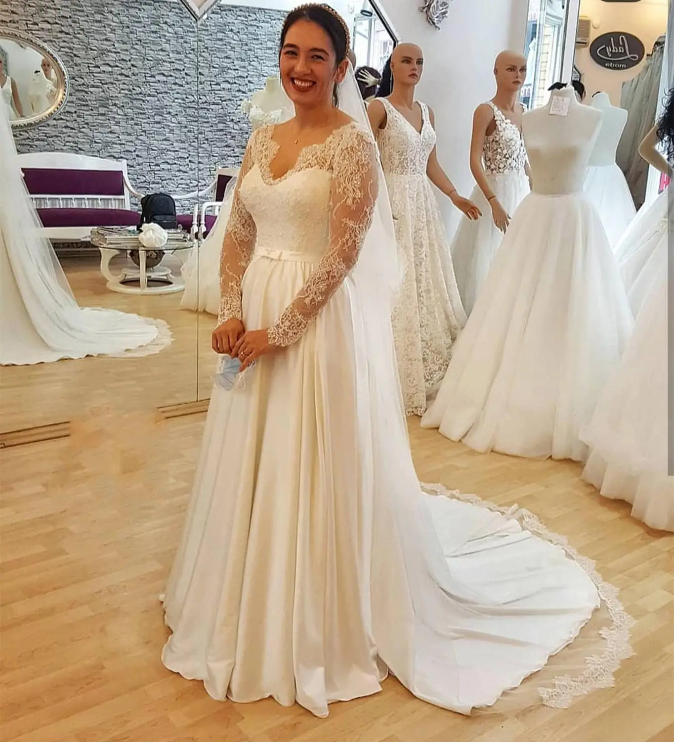 Kant Wedding Dress A-lijn Chiffon V-hals Floor Lengte Sweep Trein Voor Dame Riem Robe De Mariee Custom Made Bruidsjurken elegante