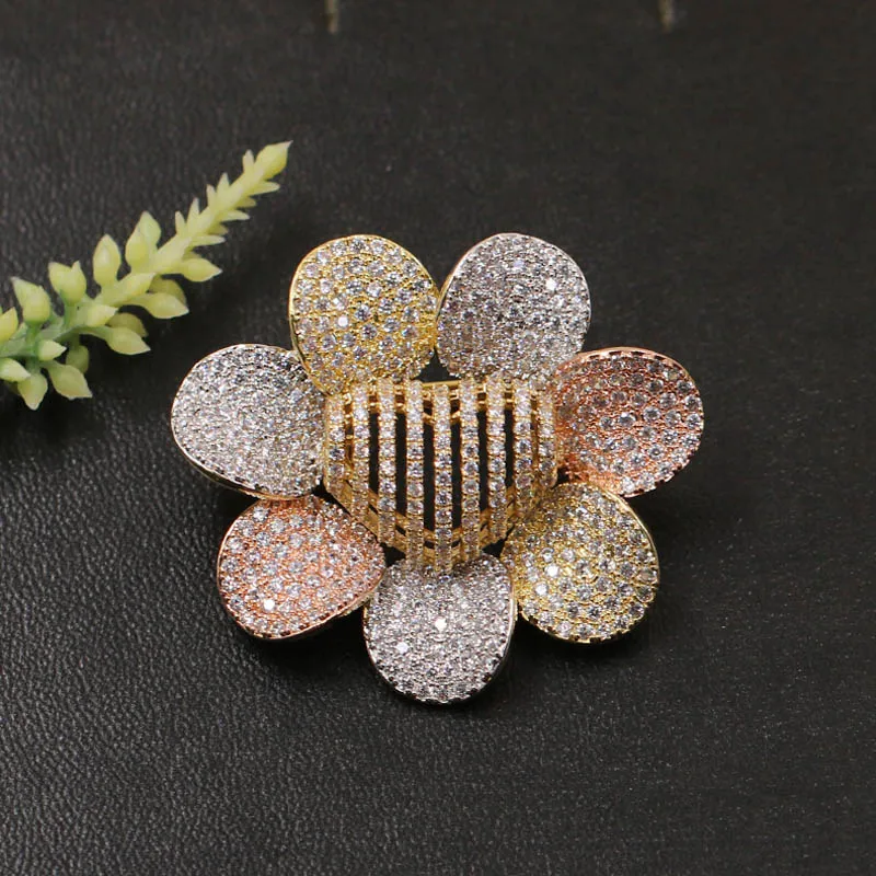 Vanifin Fashion Jewelry Trendy Lovely Heart Shape Flowers Brooch Pendant Dual Use for Engagement Wedding Micro Paved Popular Gif