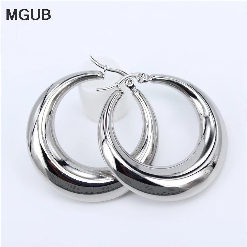 Neue Stil 2022 Großhandel glatte Exquisite Großen Kreis Hoop Ohrringe für Frauen Mädchen Hochzeit Partei Edelstahl Schmuck SL020