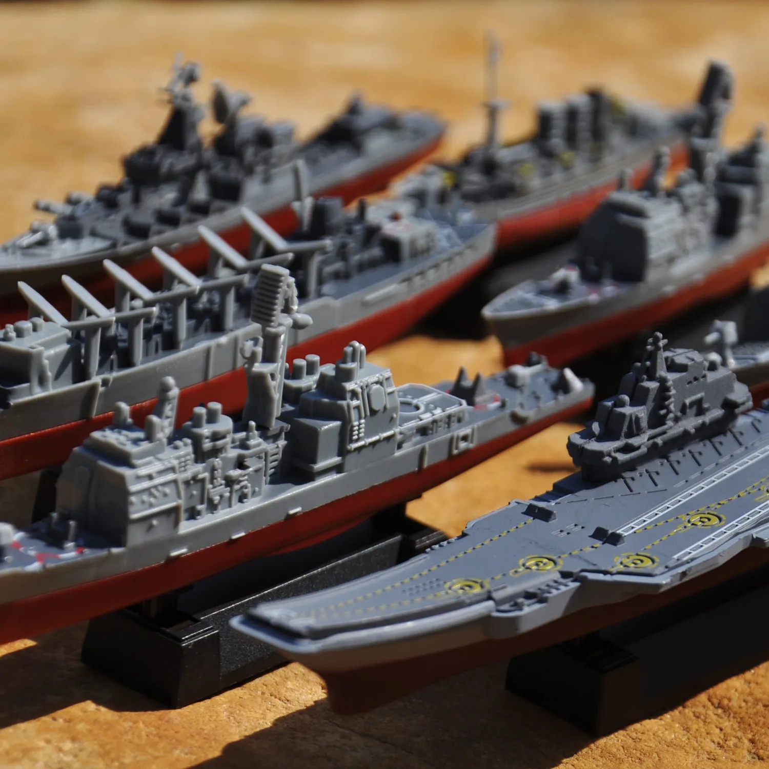 8Pcs Military Warship Assembly Building Model Kit Puzzle Toys For Children Boys Cruiser Destroyer Nuclear Submarine Brinquedos