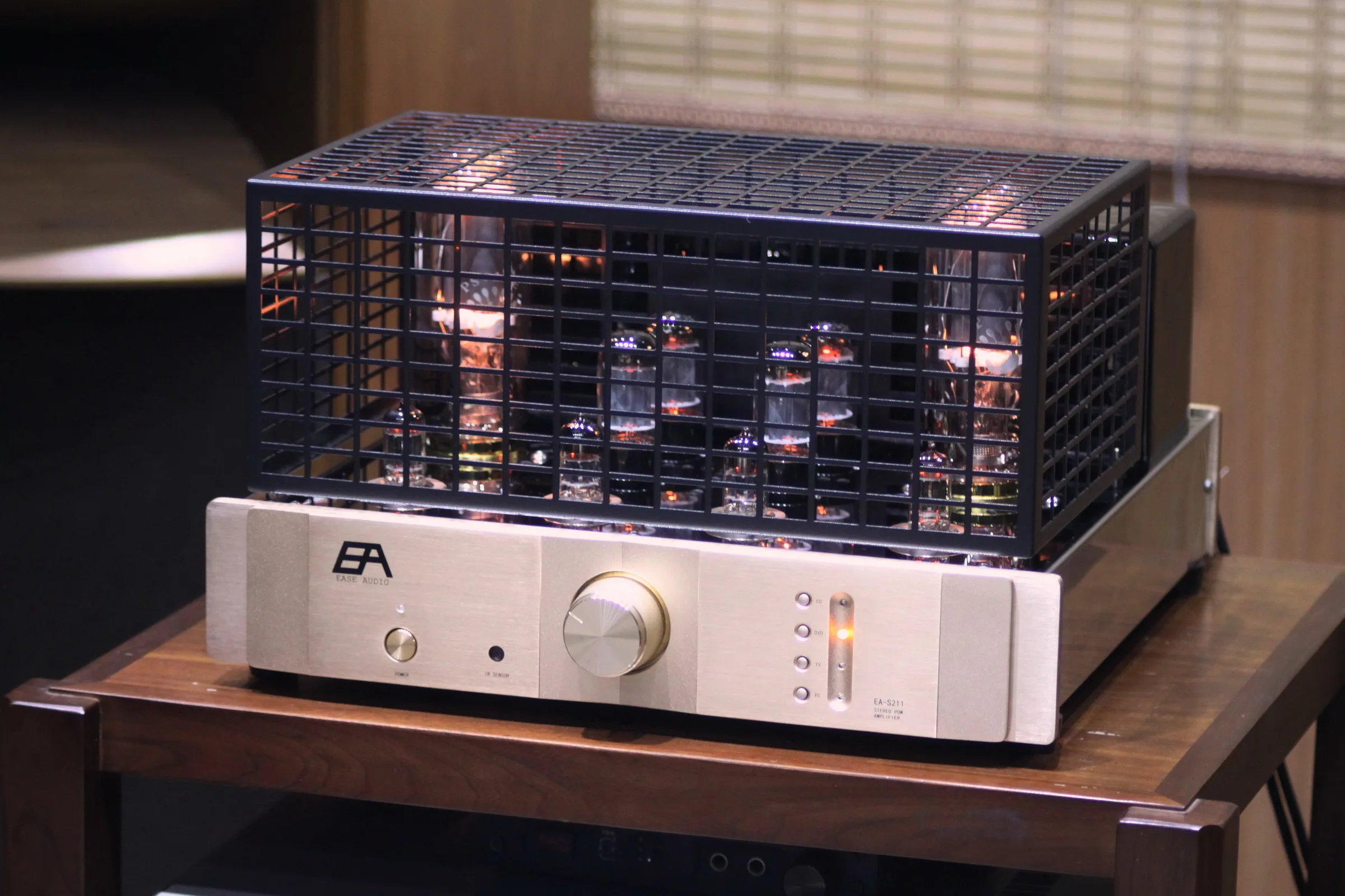 The Latest EA-S211 Bile Rectifier Fever Single-ended Class A High Power Tube Amplifier 23W*2 ,Frequency response: 23HZ-23KHZ