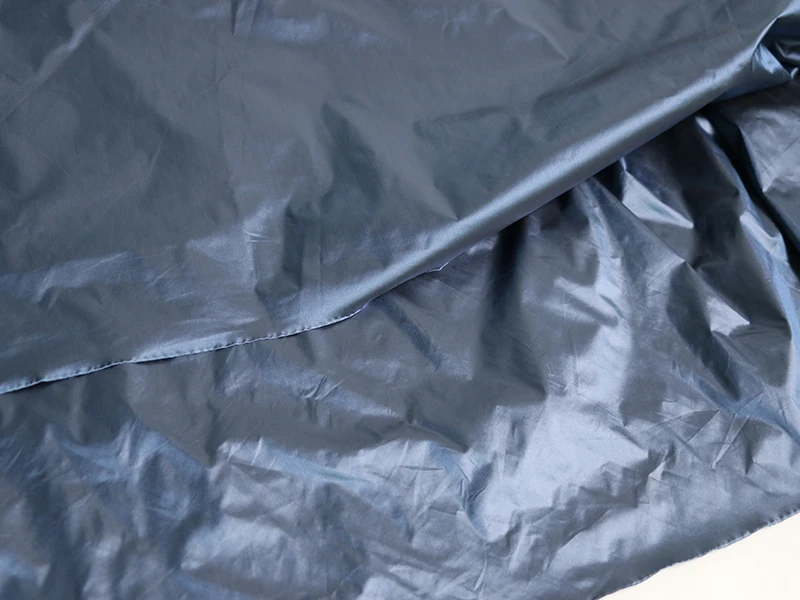 100 cm * 148 cm glänzendes, nach unten beweisendes Material, Stoffschattierung, blaue Burgunder-Nylon-Textilien, Cired – Detail 25
