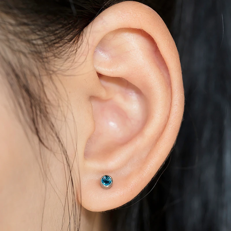 2 Stück CZ Zirkon Medizinische Stahl Ohrstecker Knorpel Tragus Piercings Sterile Geburtsstein Ohr Piercing Ohrstecker für Piercing Gun 20G – Detail 2