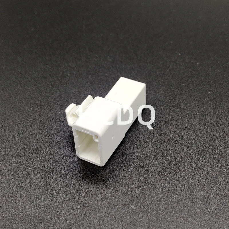 The original  90980-12212 4PIN male  automobile connector plug shell and connector are supplied from stock