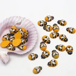 9*13mm żółty drewniane słodkie Bee Flatback Cabochon Decor rękodzieła Scrapbooking Cardmaking wyroby rękodzielnicze DIY akcesoria 50/100