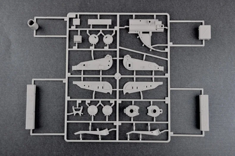 Trumpeter 05592 Sowjetische 2S7M selbstfahrende Pistole im Maßstab 1:35 SPG, militärisches Kunststoff-Montagespielzeug, handgefertigtes Modellbausatz
