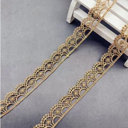 10Yds 1.5cm di larghezza dorato ondulato Hollw fiore tessuto fai da te pizzo matrimonio pizzo fluorescente filo d'oro ricamo accessori in pizzo Trim