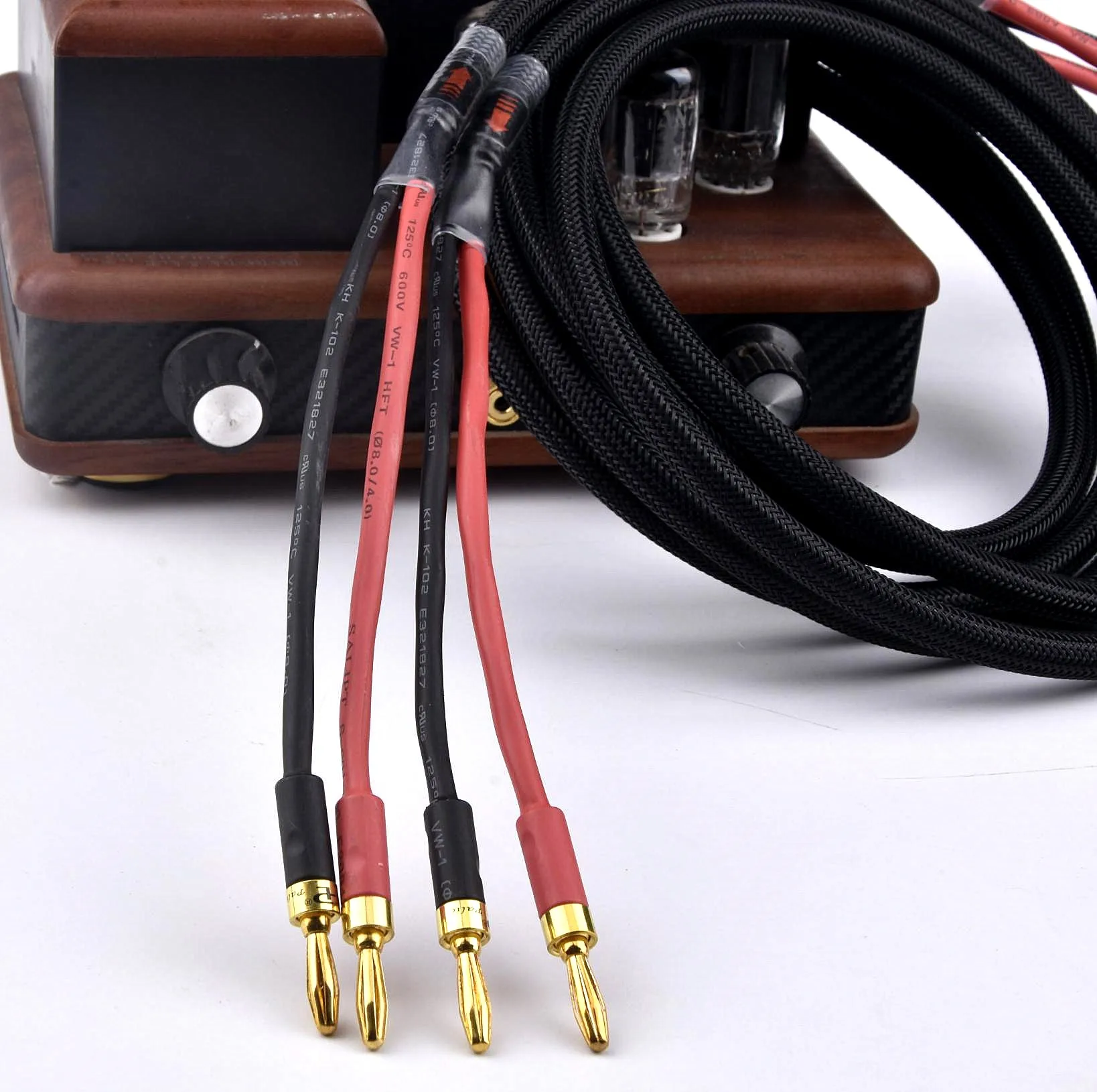 One Pair  HIFI Silver-plated Speaker Cable Hi-end 7N OFC Speaker Wire For Hi-fi Systems Banana plug Speaker Cable