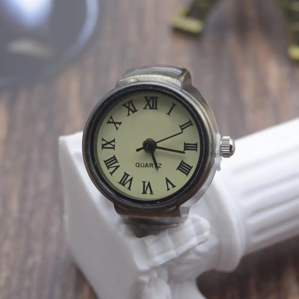Finger Watch Exquisite Vintage Style Round Shape Quartz Analog Finger Ring Watch for Daily Wear