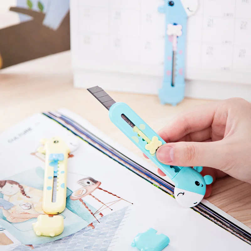 Niedliche Giraffe Utility Messer Papiers ch neider Schneiden Papier Rasierklinge Büro Briefpapier Escolar Papel aria Schul bedarf