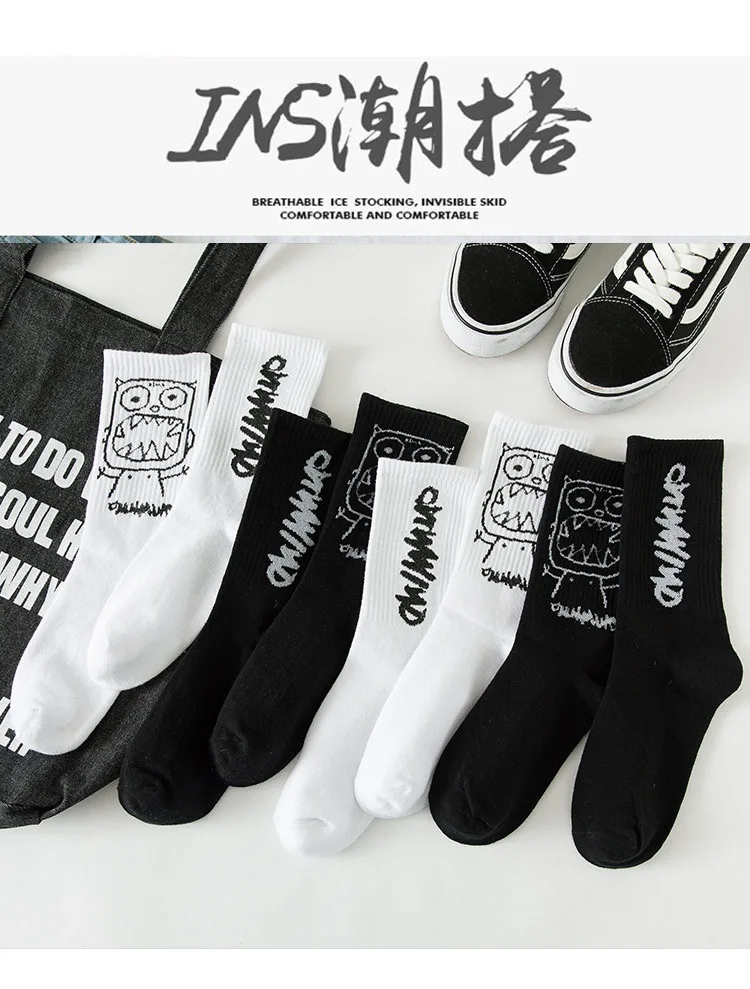 Simple Anime Demon Face Men And Women Socks Japanese Cotton Harajuku Black And White Graffiti Fashion Long Funny Hip-hop Socks