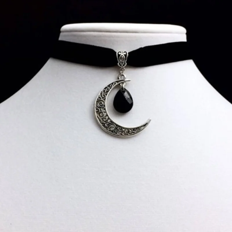 Goth Crescent Hollow Out Moon Choker Necklace Black Velvet with Statement Gorgeous Jewelry Charm Witchy Gift Fashion Pendant New