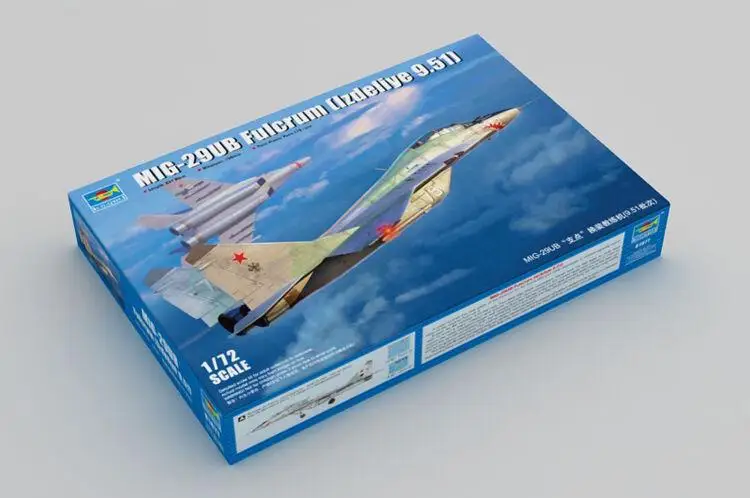 Trumpeter 01677 1/72 Russian MIG-29UB Fulcrum (Izdeliye 9.51) Aircraft Model Kit