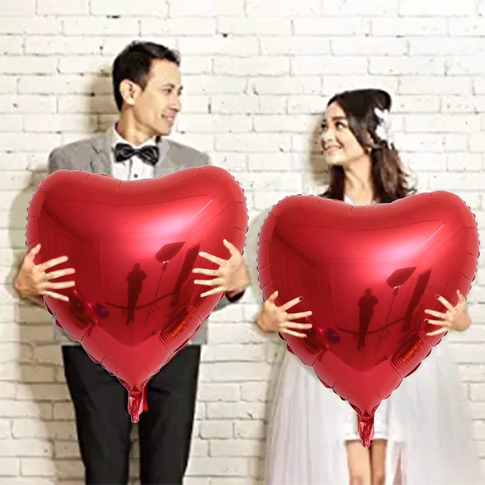 

4pcs 75cm Large Heart Shaped Balloons Huge Red Foil Balloons Valentine's Day Love Balloons for Wedding Engagement Decoration