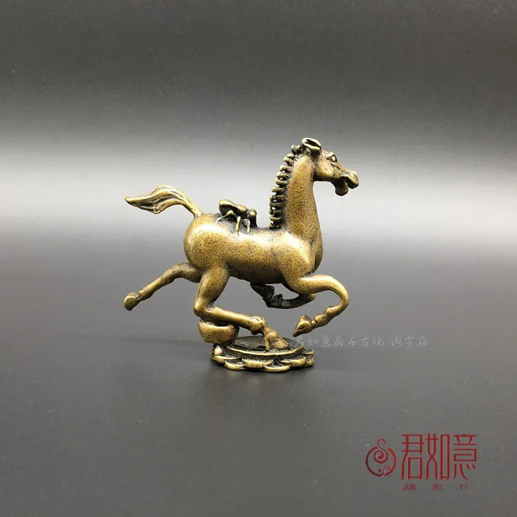 Bronze solid copper horse stepping on a flying swallow shape immediately win ornaments