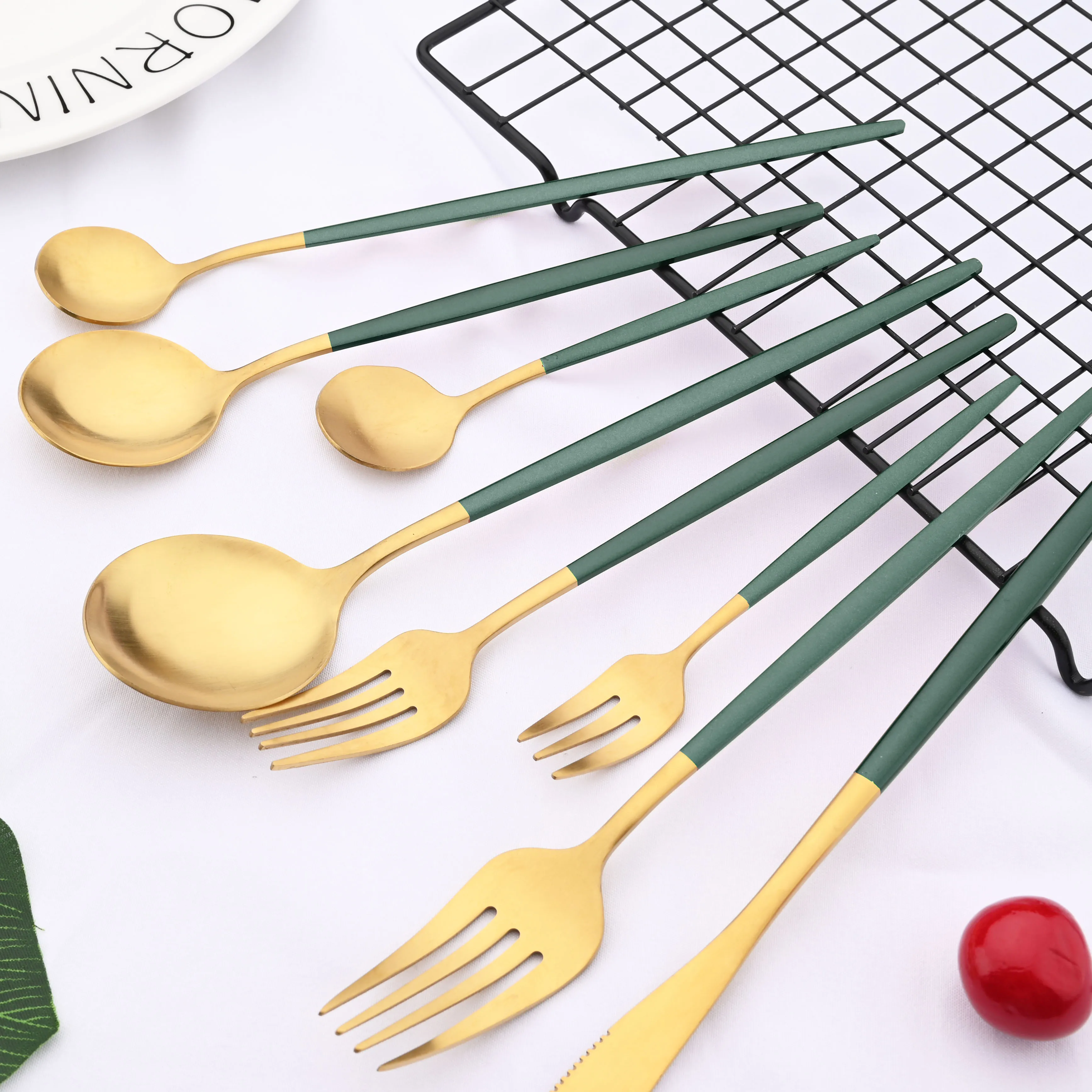 Ins Style Matte Flatware Stainless Steel Cutlery Set Green Gold Dinnerware Home Spoon Fork  And Knives Set Fruit Forks For Kids