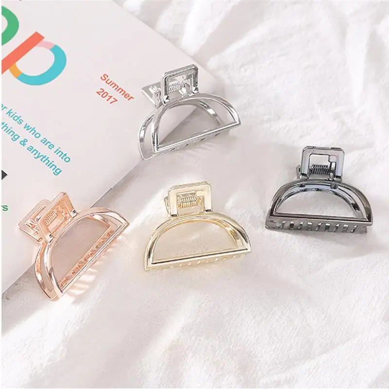 New Women Girls Geometric Hair Claw Metal Hair Claw Clip Vintage Hollow Hair Claw Hair Clip Hair Accessories for Women