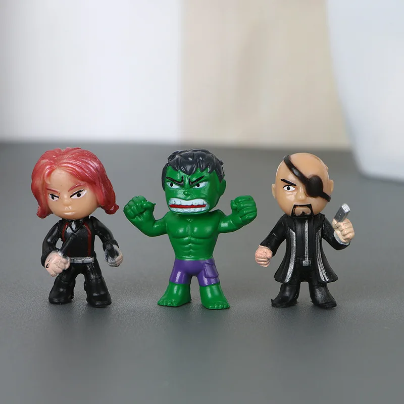 Mini figuras de acción de los vengadores Q para niños, juguetes de modelos de superhéroes, Hulk, Thor, Spider Man, regalos de Navidad, 12 piezas por juego