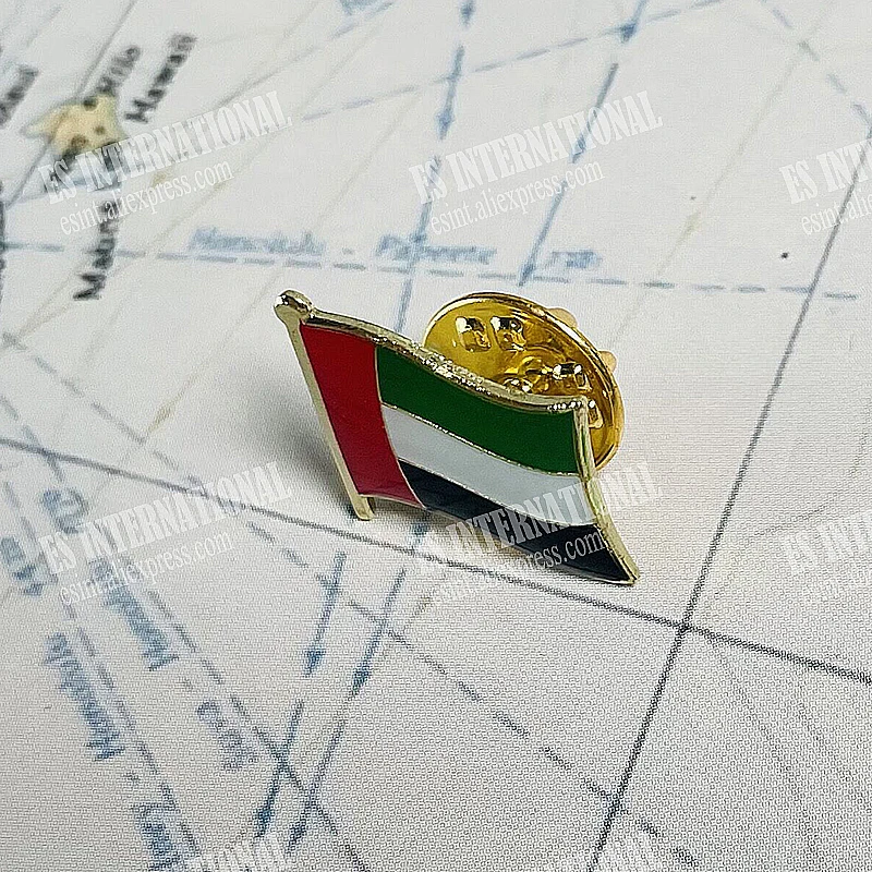 U.A.E The United Arab Emirates National Flag Lapel Pins Crystal Epoxy Metal Enamel Badge Paint Brooch Souvenir Suit Personality