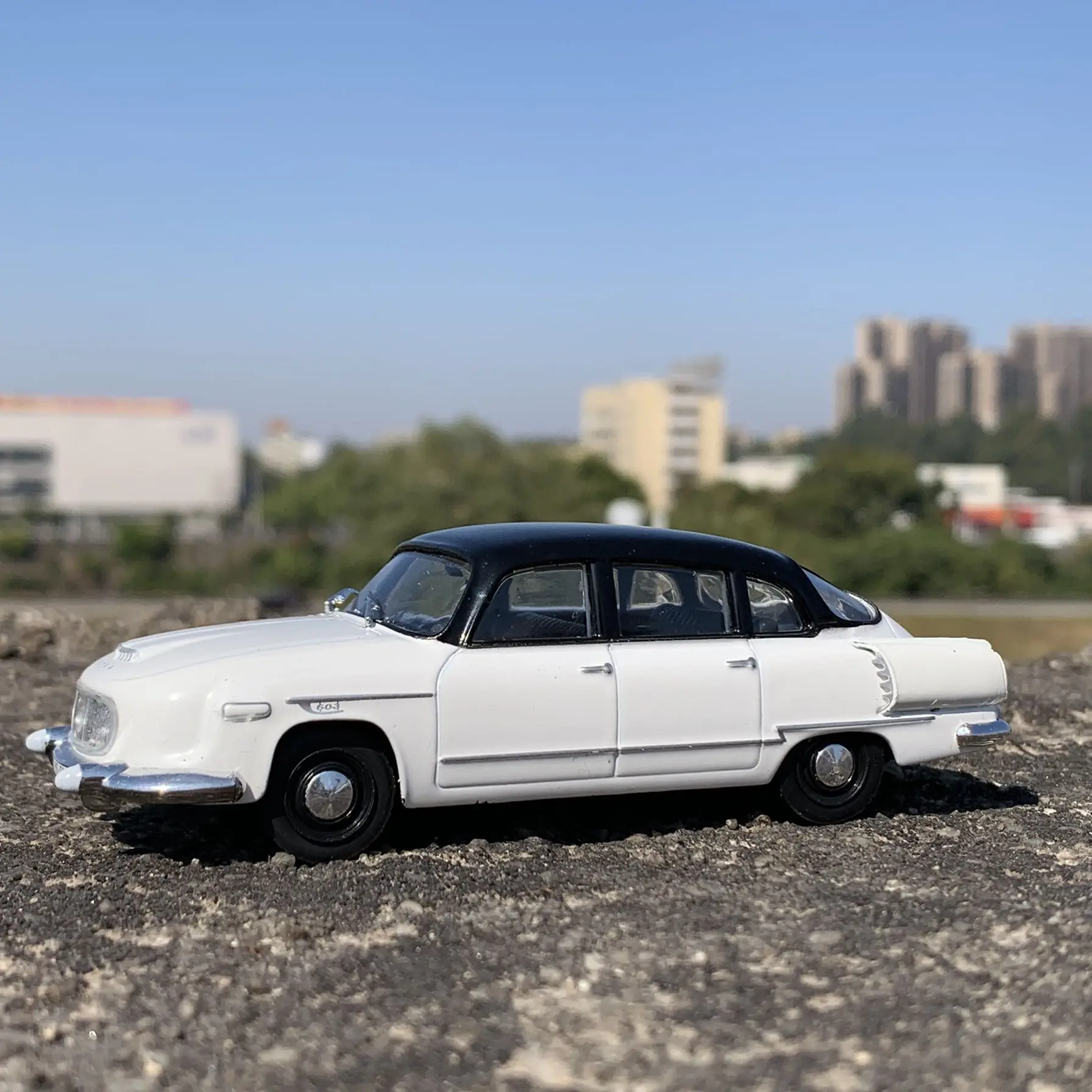 

1: 43tatra 603 alloy Classic Car 12cm long