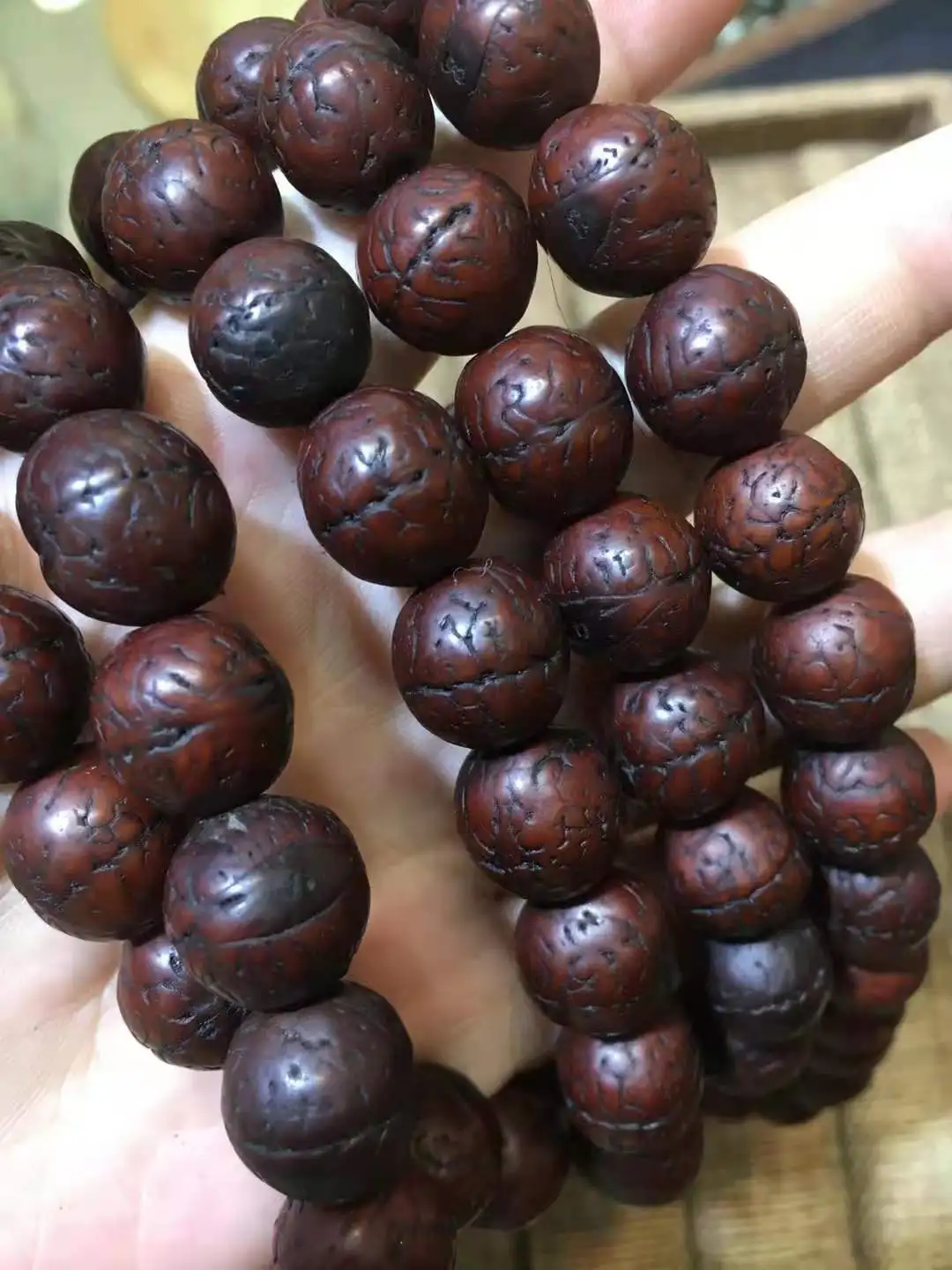 1pcs Ancient Clay ashes Chinese herbal medicine gold foil mixed material Plant Nuts Rosary Three generations of old Tibetans