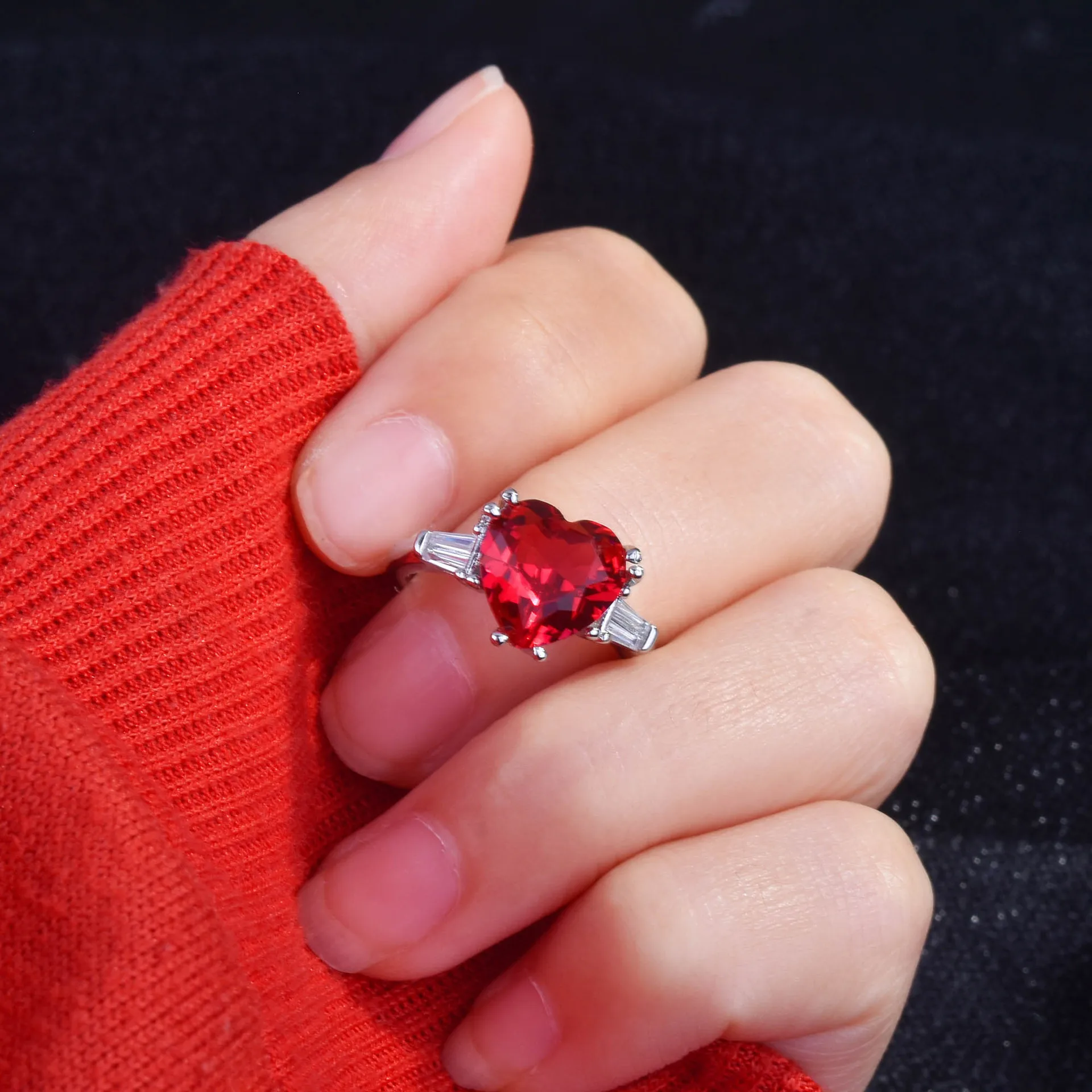 Trendy Silver Color Minimalist Red Heart Zircon Opening Rings for Women Romantic Fine Jewelry Accessories Free Shipping