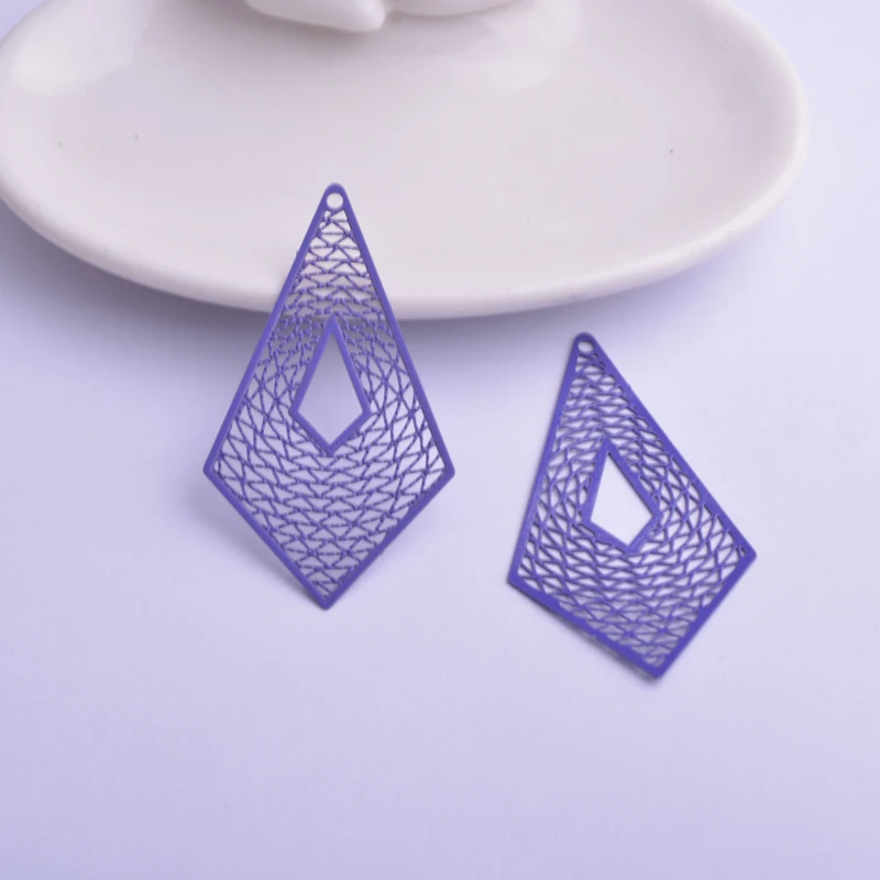 30 Stück AB5564 30*54mm Filigrane Geometrische Pyramiden-Anhänger aus Metall-Messing, Dünner Anhänger für DIY-Schmuck- und Ohrringherstellung – Detail 7