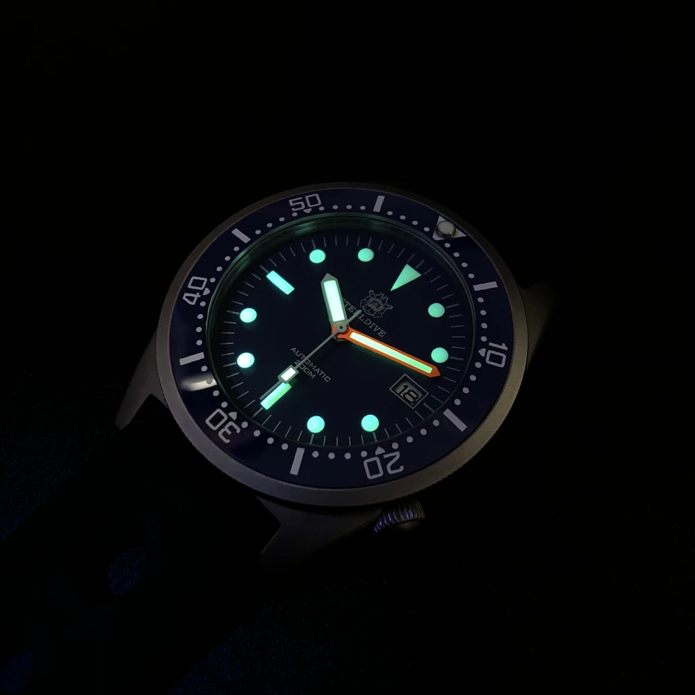 STEELDIVE Men Diver Watch 42.5mm Automatic Mechanical Wristwatch 20ATM Luminous Sapphire Mirror Ceramic Bezel NH35