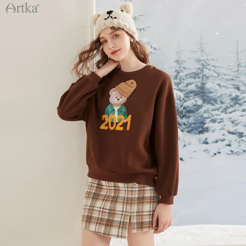 ARTKA 2021 A/W New Women Sweatshirt Fashion Casual Bear Print Pullover Sweatshirt Long Sleeve Plus Velvet Sweatshirts VA20213D