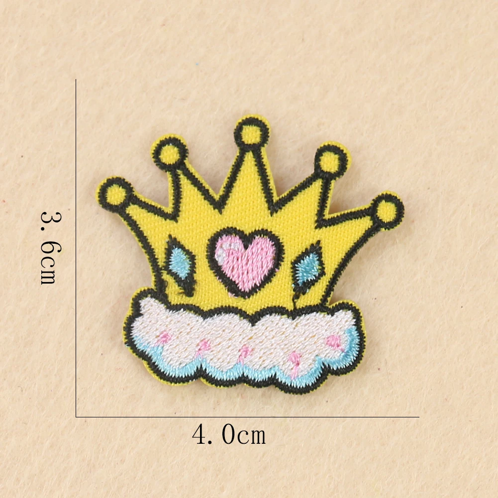 5PCS Cartoon Crown Cloth Applique for Clothes Decor Patch Badges Iron on Embroidery Patches DIY Fabric Apparel Accessories