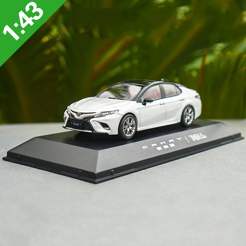 

High quality original 1:43 Toyota Camry alloy model,simulation collection gift,die-cast metal luxury car model,free shipping