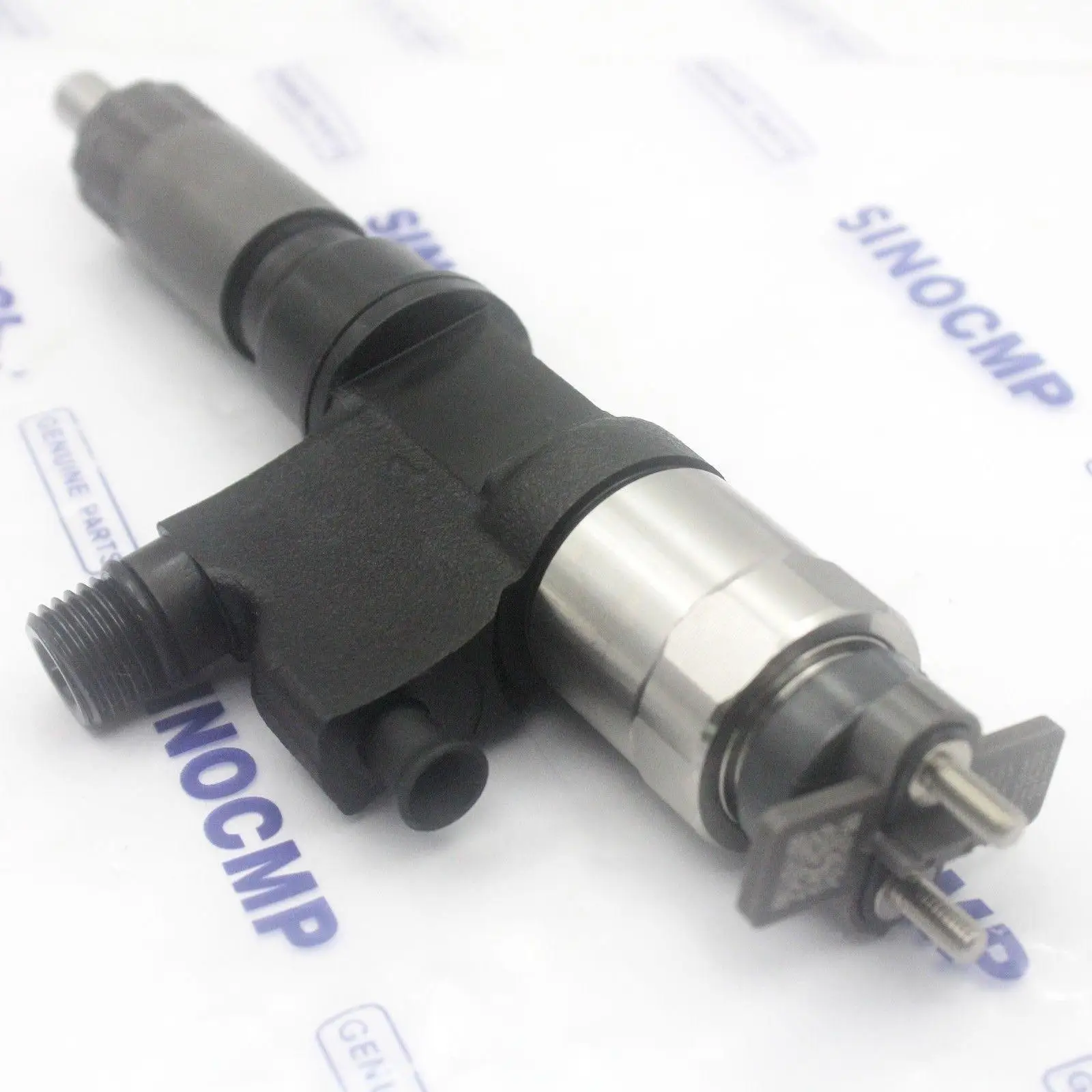 Fuel Injector 8-98284393-0 095000-0660 For ISUZU 4HK1 5.2L Truck NPR Hitachi ZX-3 Excavator