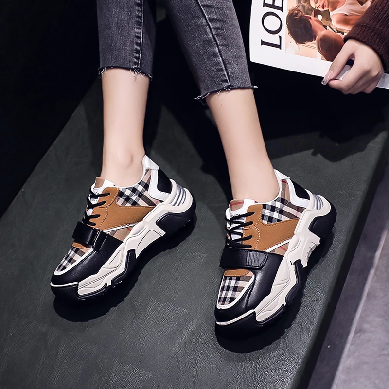 Women's shoes Spring and Autumn casual sports shoes Fashion soft sole anti slip versatile shoes Outdoor comfort running shoes