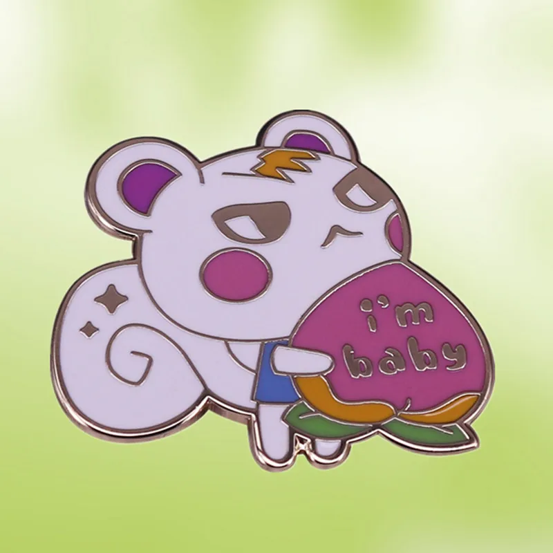 Брошь с эмалью в виде белки и персика