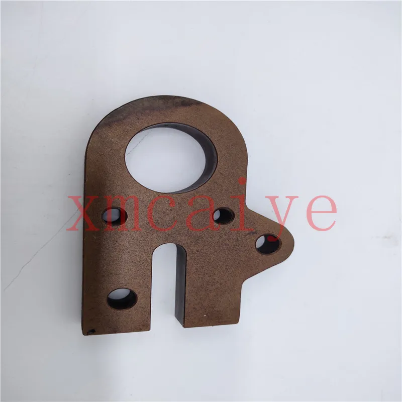 

Free shipping Ink roller bracket fixing plate 71.010.013 for SM102 CD102 offset printing machine parts