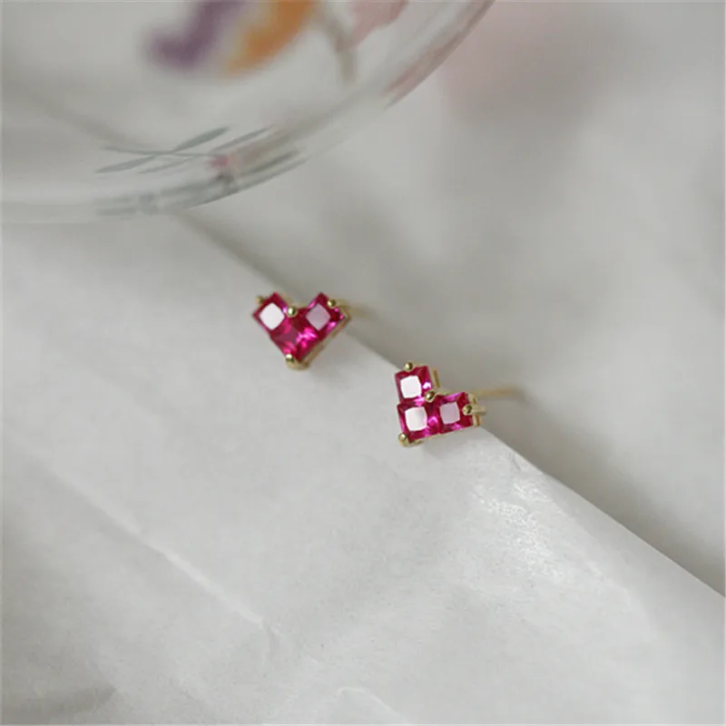 Pendientes de plata esterlina 925 para mujer, aretes con forma de corazón de circón rojo Simple francés, joyería de boda ligera de lujo, regalo