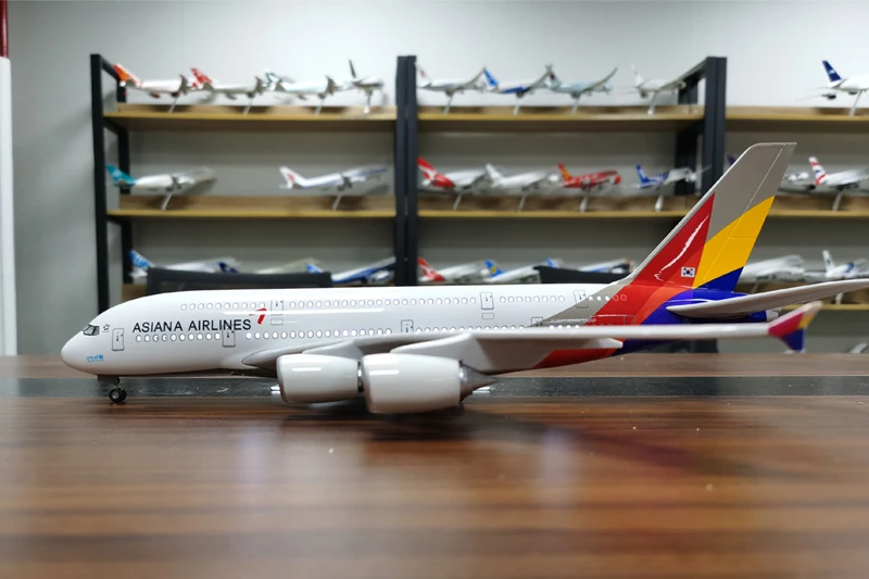 

50.5CM 1/160 Scale Airplane A380 Korean ASIANA Airline Model With LED Light &Landing Gears Diecast Plastic Resin Plane Toy