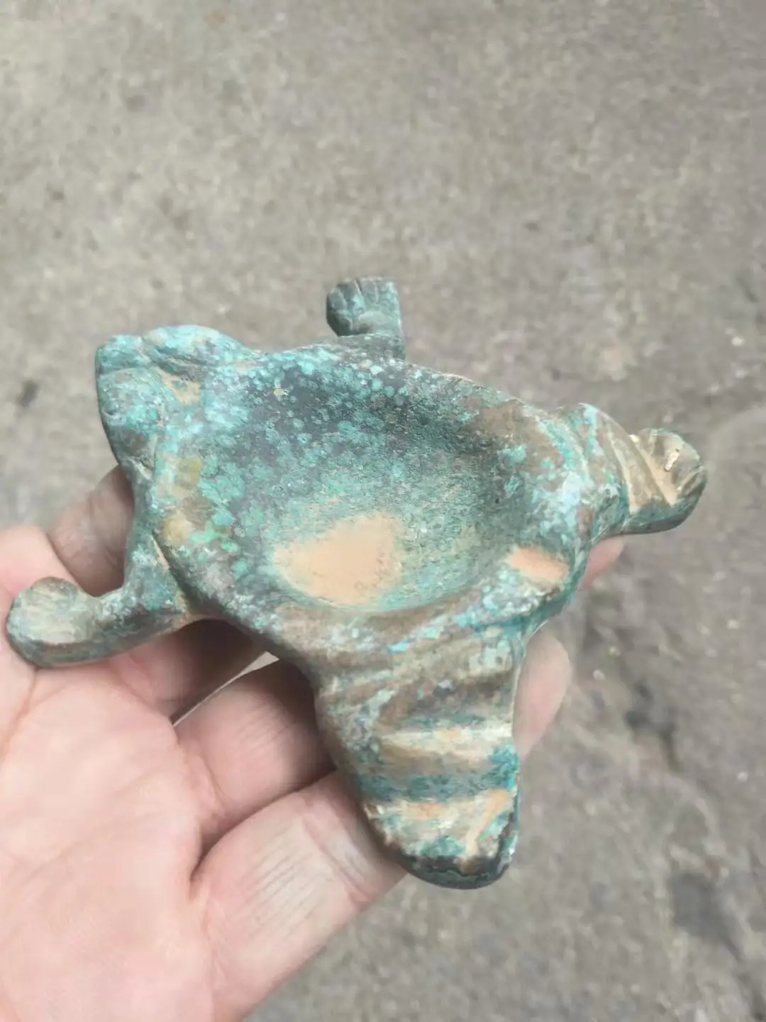 

Rare old Chinese Cultural frog copper lamp