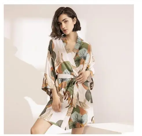 2020 New Sexy Lingerie Cotton Kimono Robe Bathrobe Women Flower Print Robes Satin Robe Ladies Dressing Gowns Sleepwear Big Size