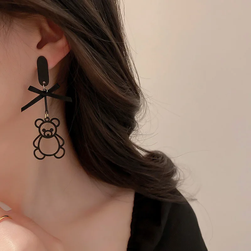 Trendy Black Bear Earrings Woman Bow Pin Chain Drop Cute Girl Fashion Jewelry Accessories