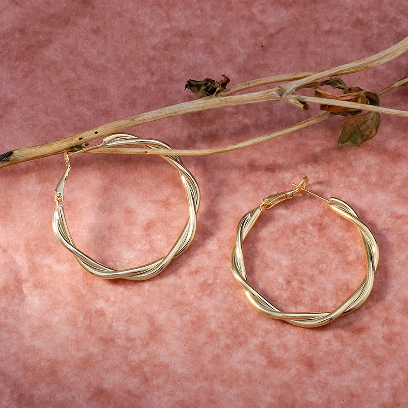 الأزياء هوب أقراط للنساء سبائك الأذن آخر أقراط الذهب دائرة القرط المجوهرات هدية