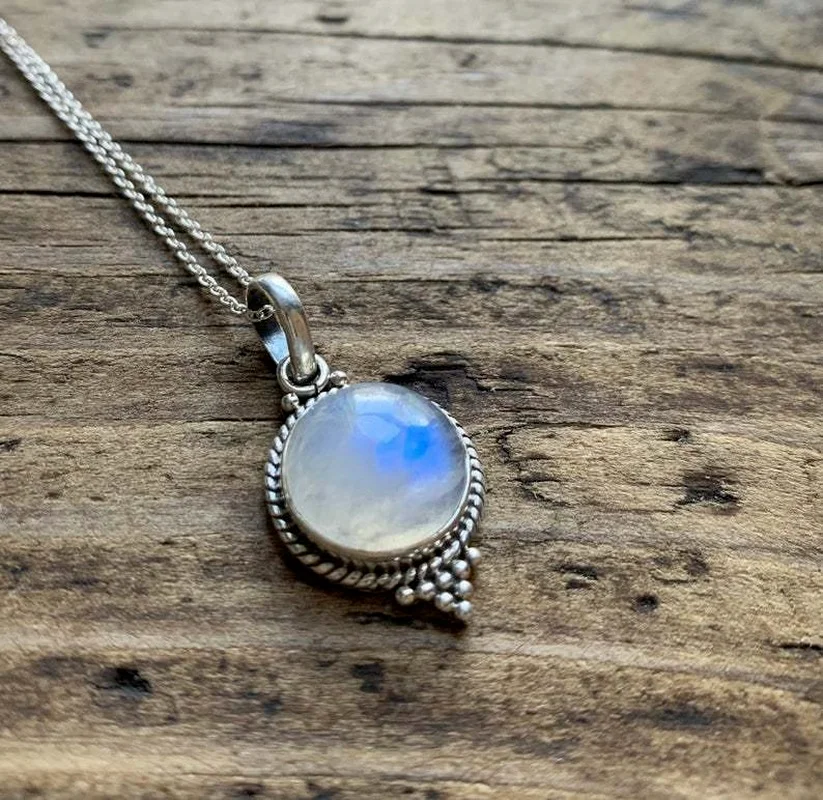 New Design Hot Sale Teardrop Semi-precious Moonstone Pendant Necklace for Women Zircon Silver Color Fashion Jewelry