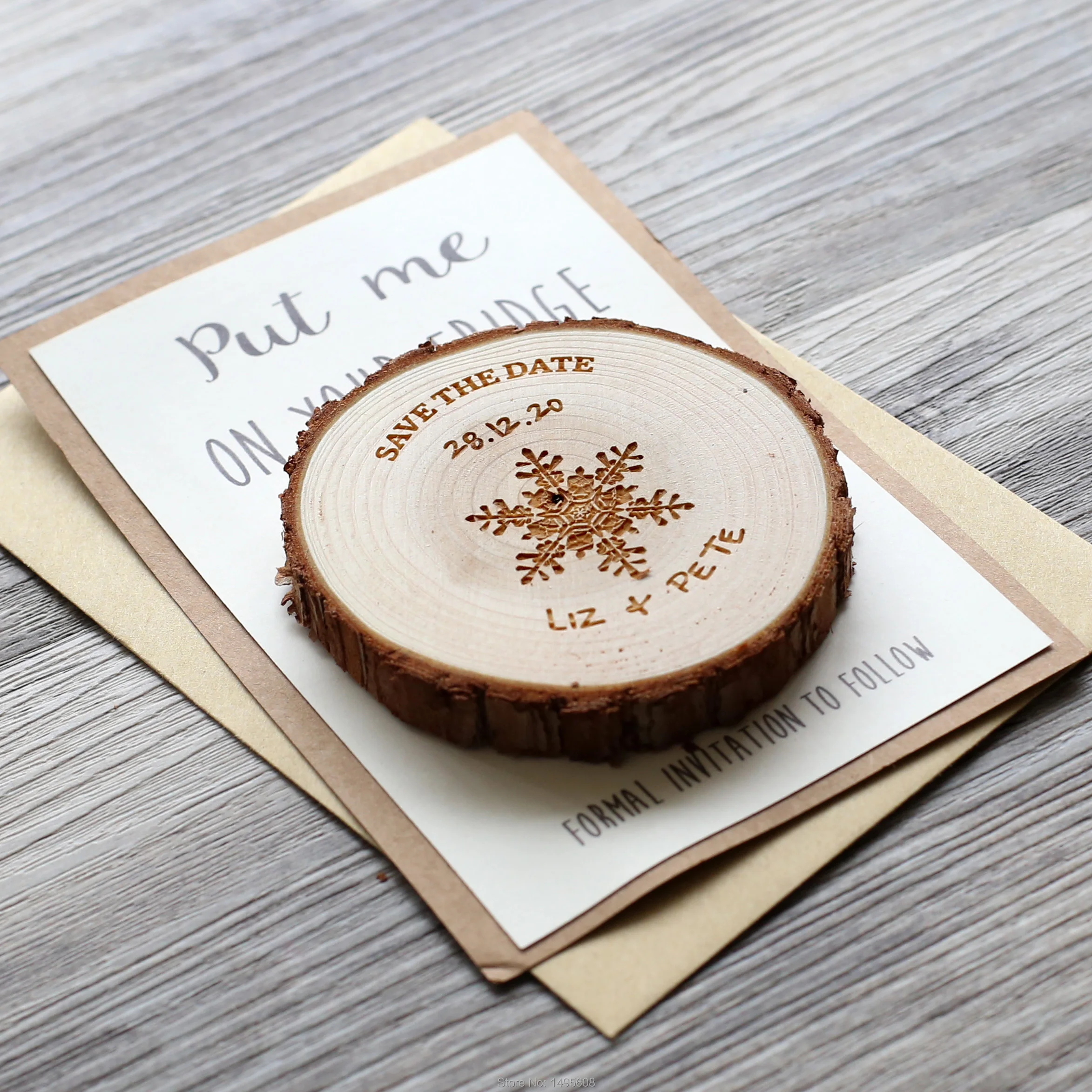 

Rustic Snowflake Wedding Favors Save the Date Wood With bark ,Engraved Wood invitation for Guests Decoration with envelopes