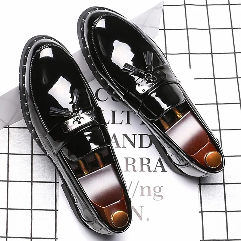 men fashion wedding party dresses patent leather shoes slip-on oxfords shoe black white tassels loafers zapatos hombre sneakers