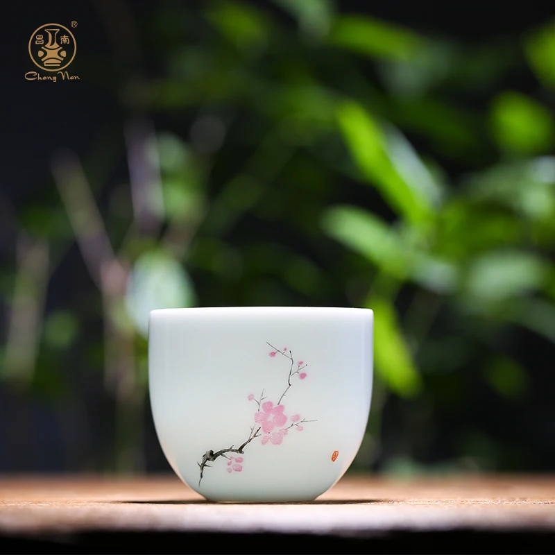 |jingdezhen ceramic sample tea cup kung fu tea cup hand-painted chrysanthemum patterns noggin master cup single cup