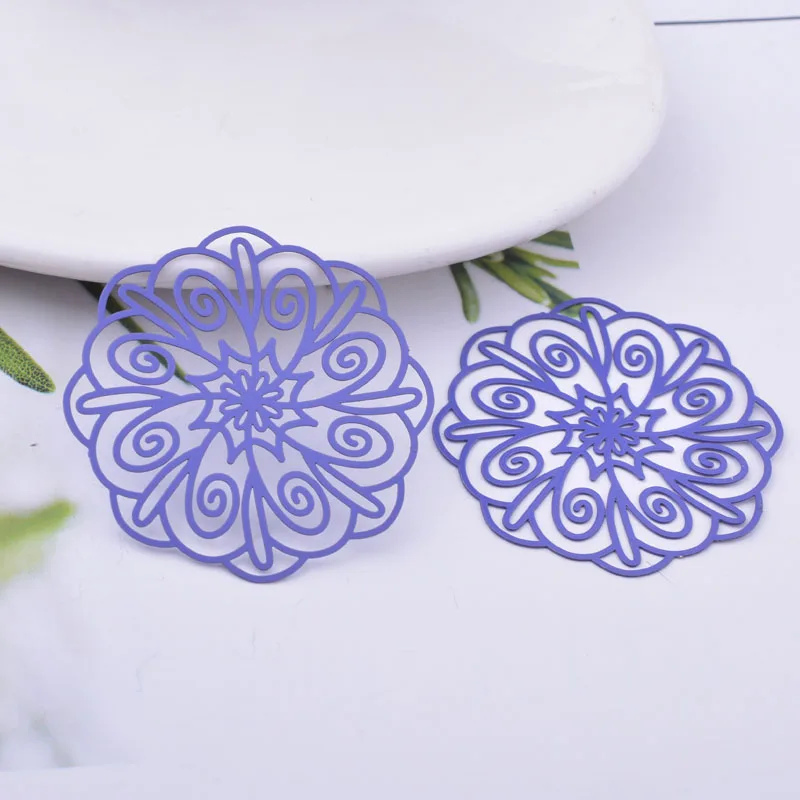 30 Stück AB6581 39mm Messing-Anhänger mit großem lila lackiertem Blumenmotiv in Silber- und Goldfarbe – Detail 5