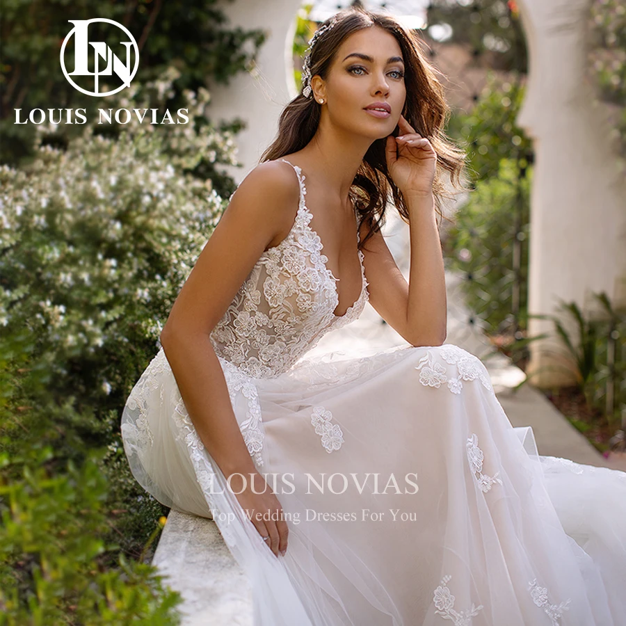 LOUIS NOVIAS Beach Wedding Dresses For Women Backless Bridal Beaded Appliques Spaghetti Straps V-Neck A-Line Vestidos De Novia