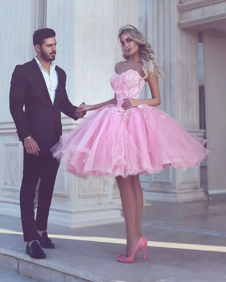 

Pink Homecoming Dresses A-line Sweetheart Knee Length Tulle Lace Beaded Elegant Cocktail Dresses Customized